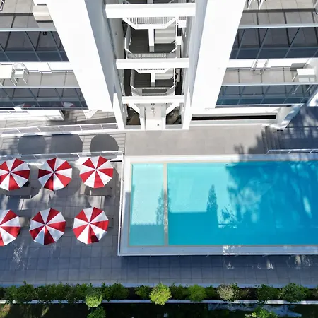 Nuovo Con Piscina E Garage *