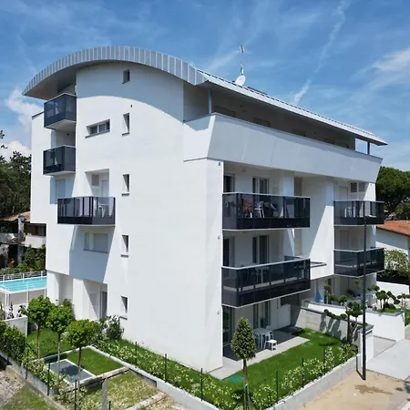 Nuovo Con Piscina E Garage Apartment