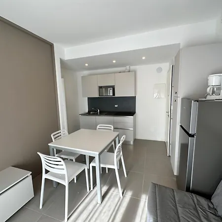 Apartment Nuovo Con Piscina E Garage