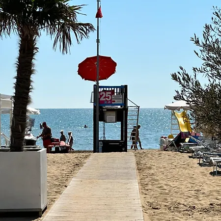 Apartment Nuovo Con Piscina E Garage Bibione