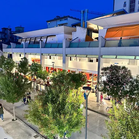 Nuovo Con Piscina E Garage Bibione